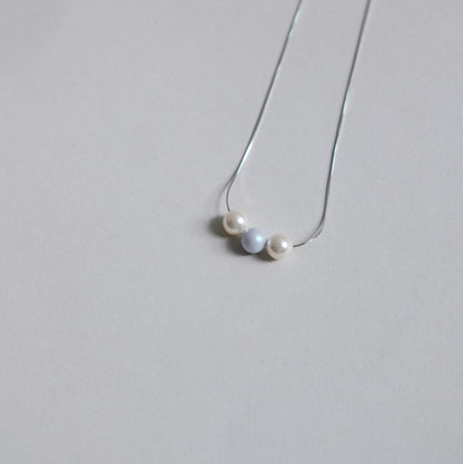 Aki Necklace | 3 pearls