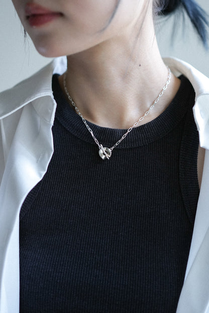 Sweet Pea Necklace 01