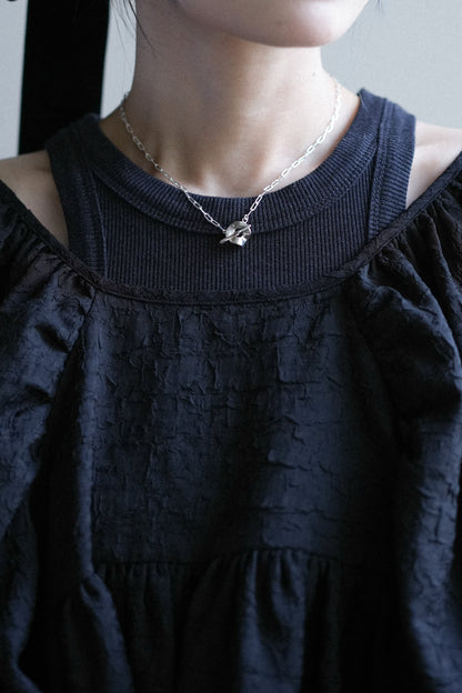 Sweet Pea Necklace 01