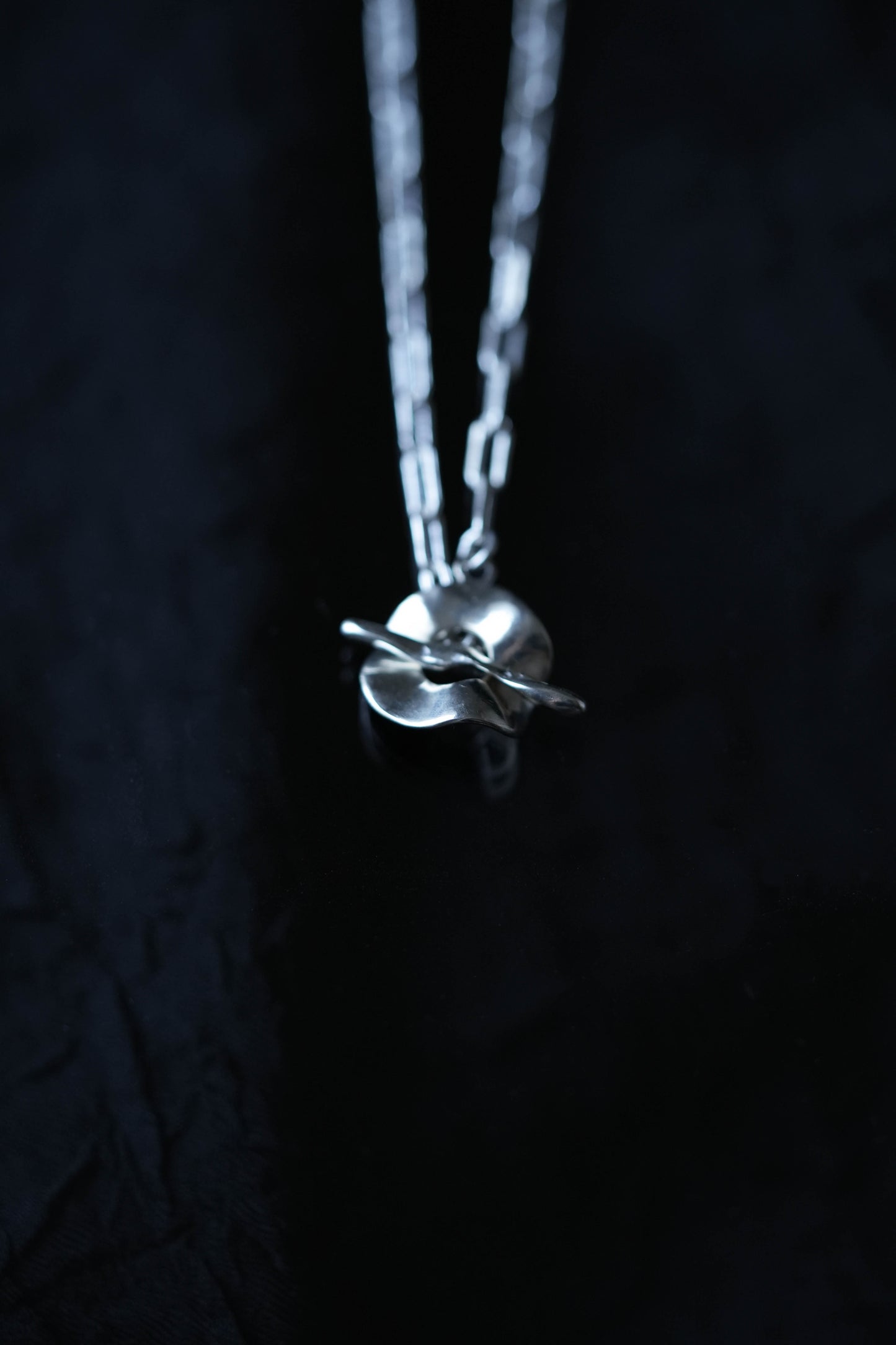 Sweet Pea Necklace 01